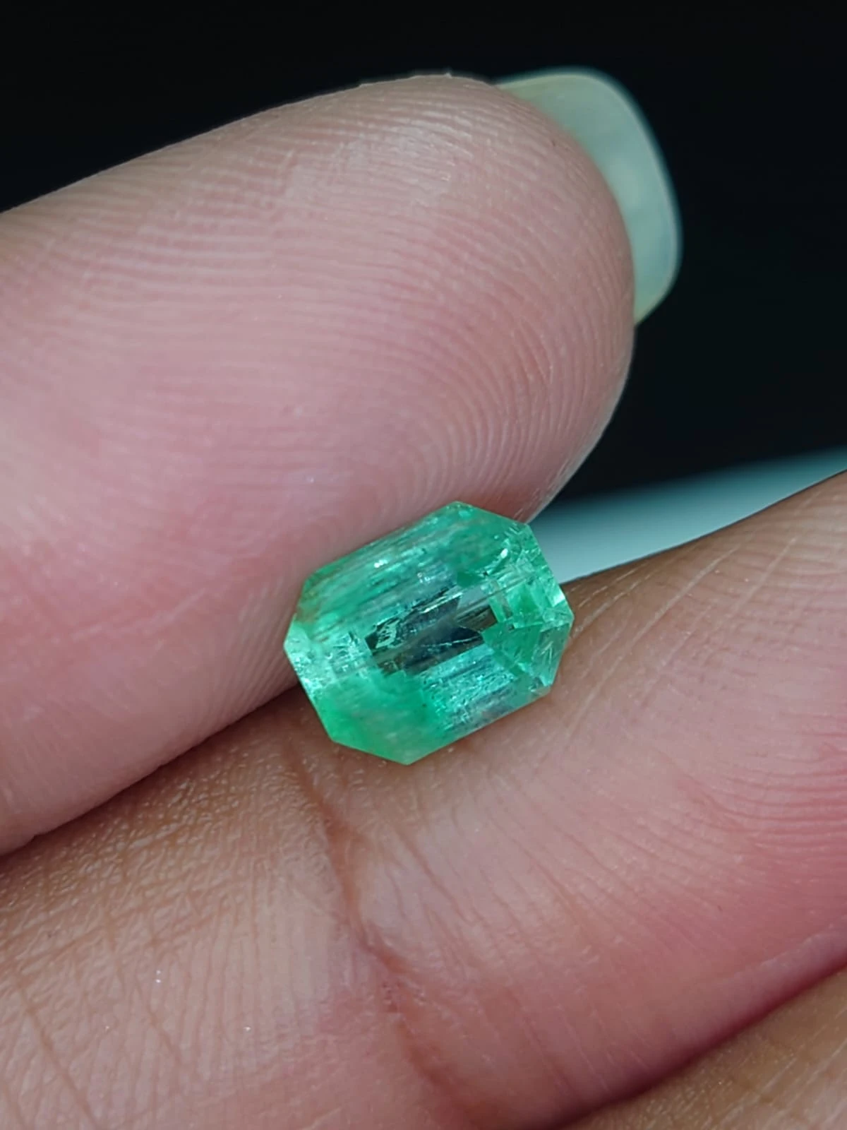0.81ct Emerald from Afghanistan — view 3